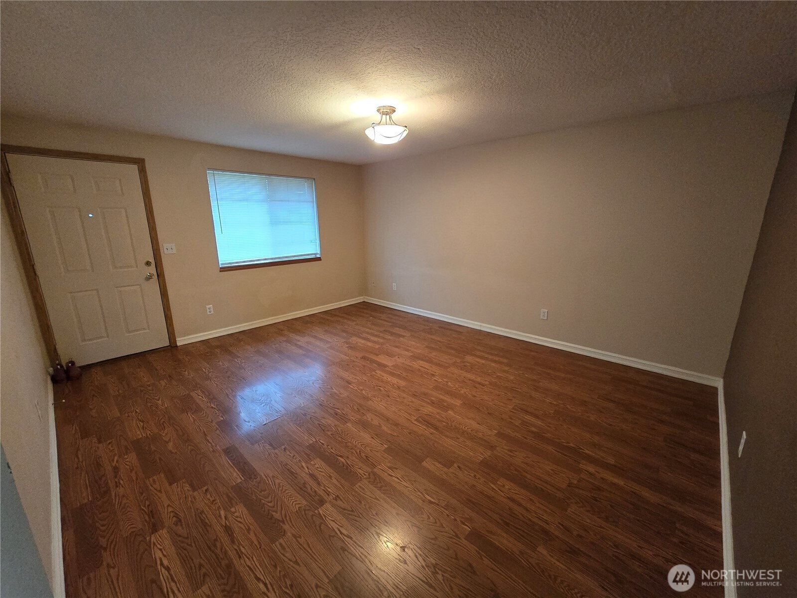 1106 S 11th Avenue , Kelso, WA 98626