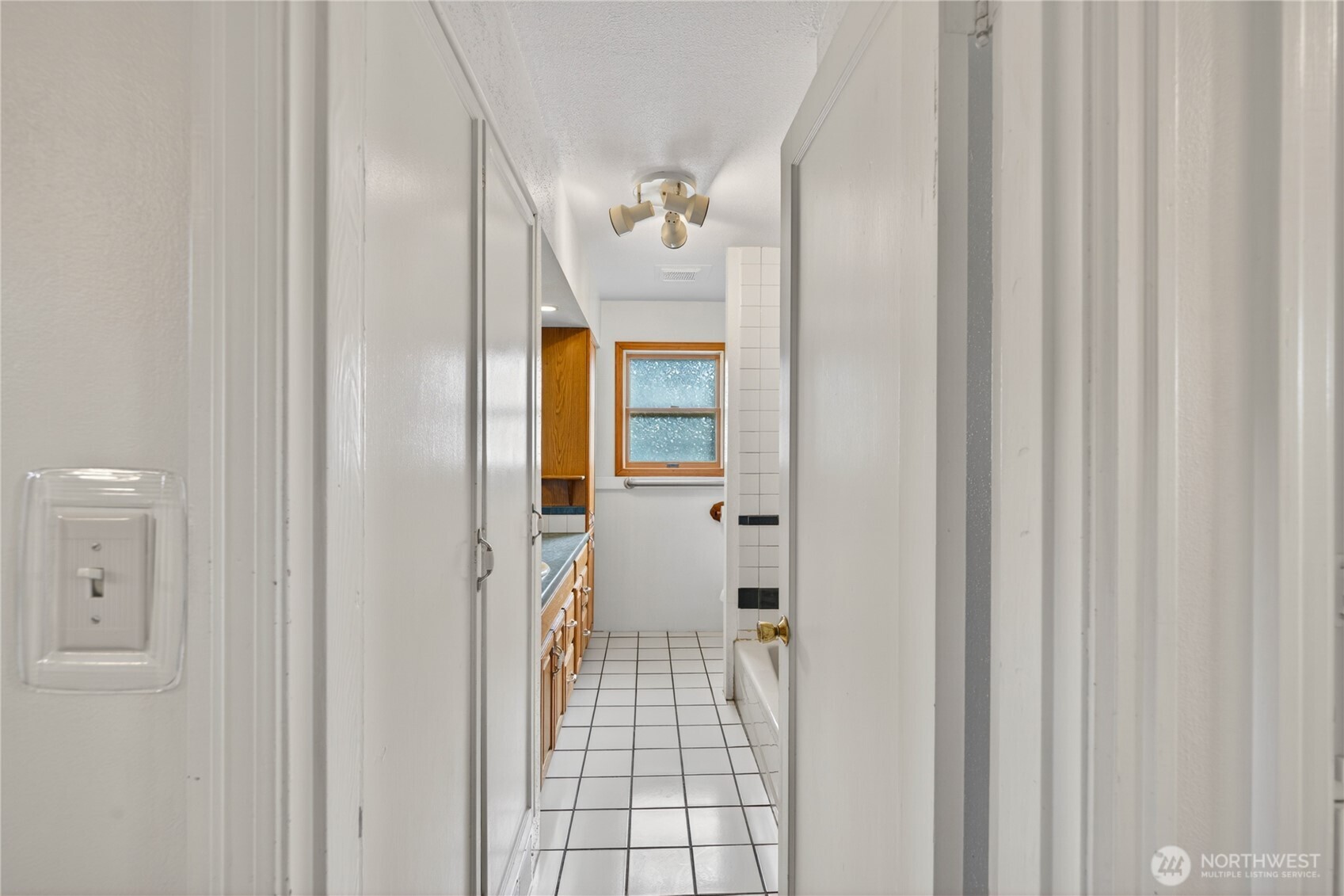 403 E Spruce Street , Mount Vernon, WA 98273