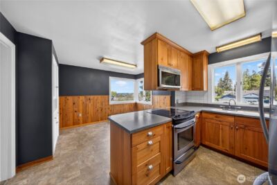 403 E Spruce Street , Mount Vernon, WA 98273 - Photo 6