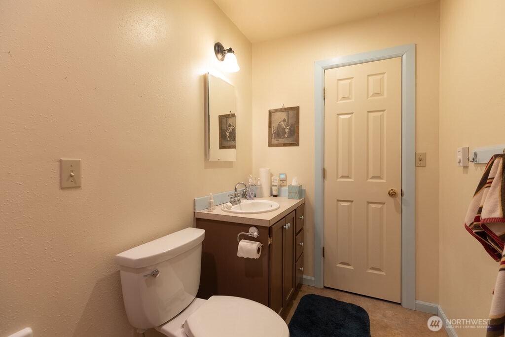 999 Night Hawk Lane , Clallam Bay, WA 98326