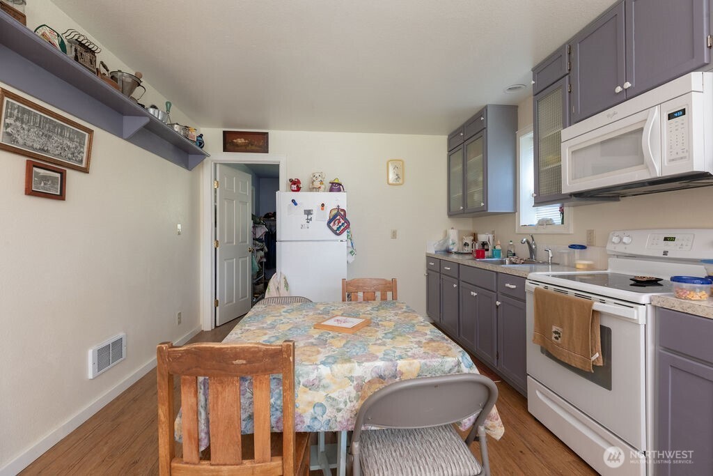 999 Night Hawk Lane , Clallam Bay, WA 98326