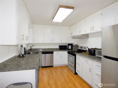 19229 SE 272nd Street , Kent, WA 98042 - Photo 11
