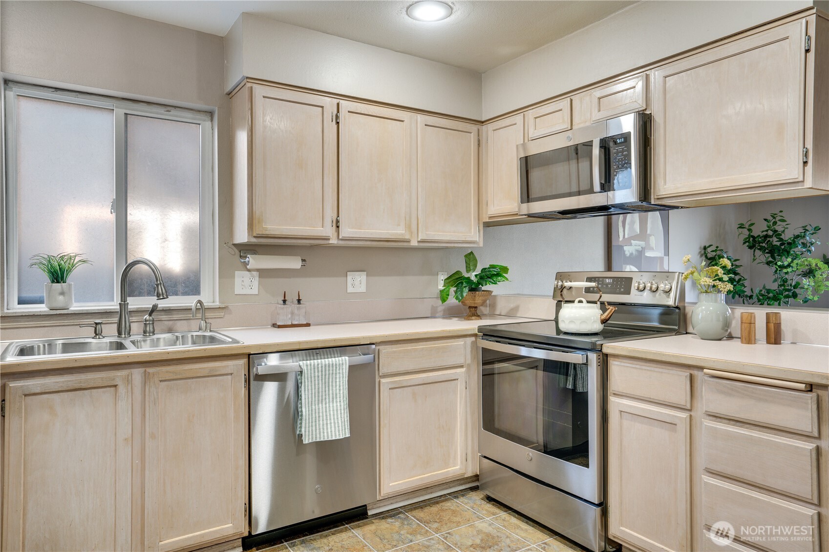7615 S Junett Street , Tacoma, WA 98409