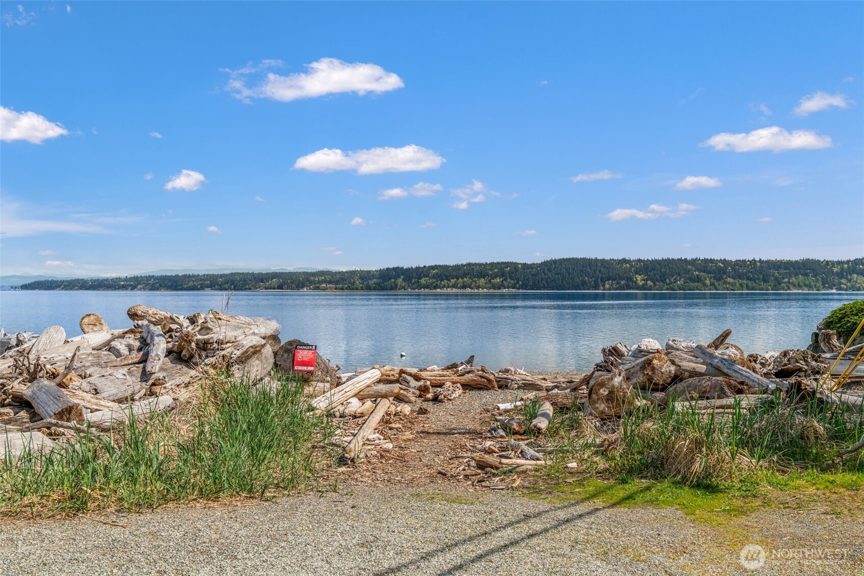 2963 Tillicum Beach Drive , Camano Island, WA 98282