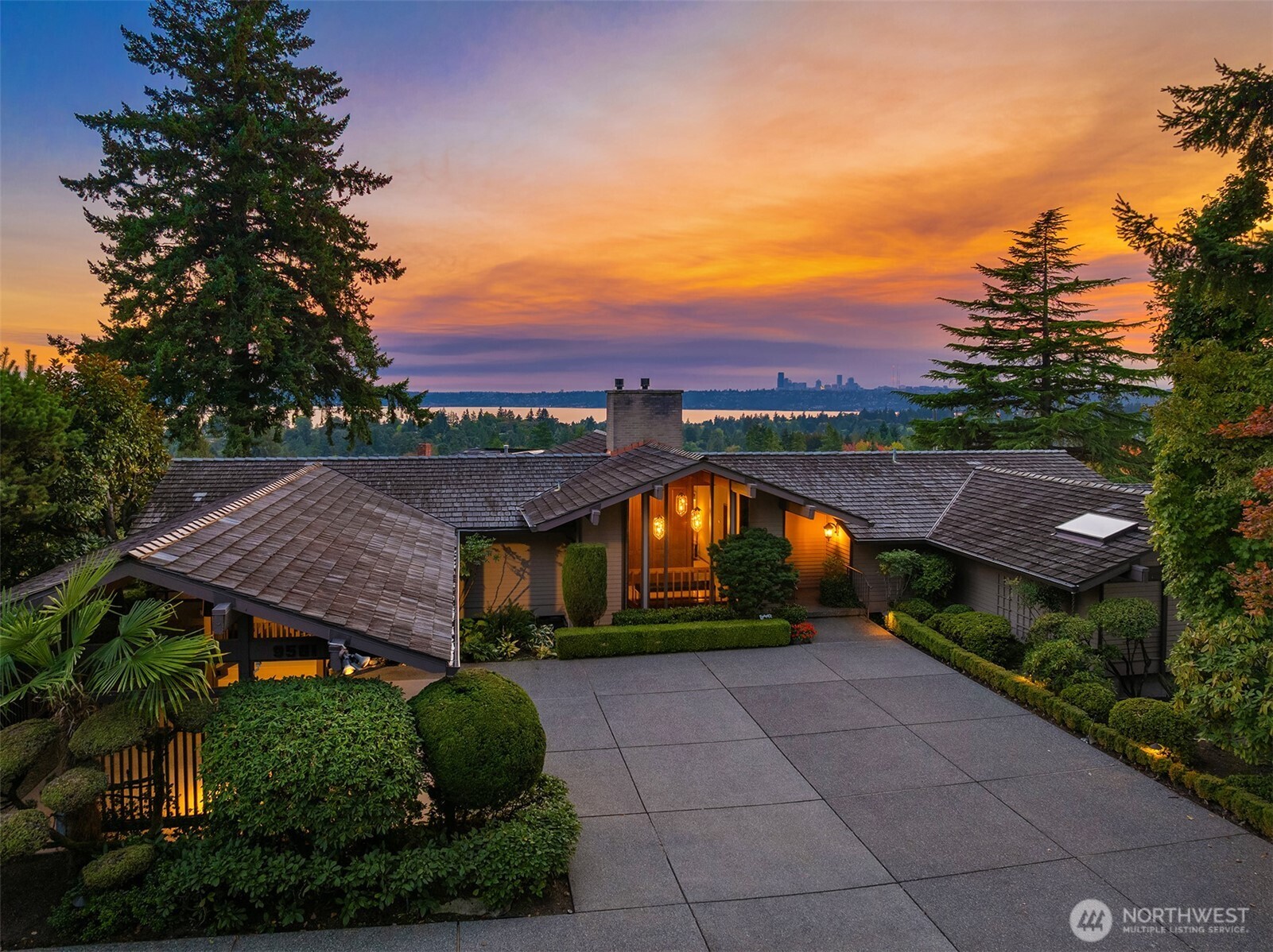9501 NE 13th Street , Clyde Hill, WA 98004-3446