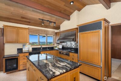9501 NE 13th Street , Clyde Hill, WA 98004-3446 - Photo 17