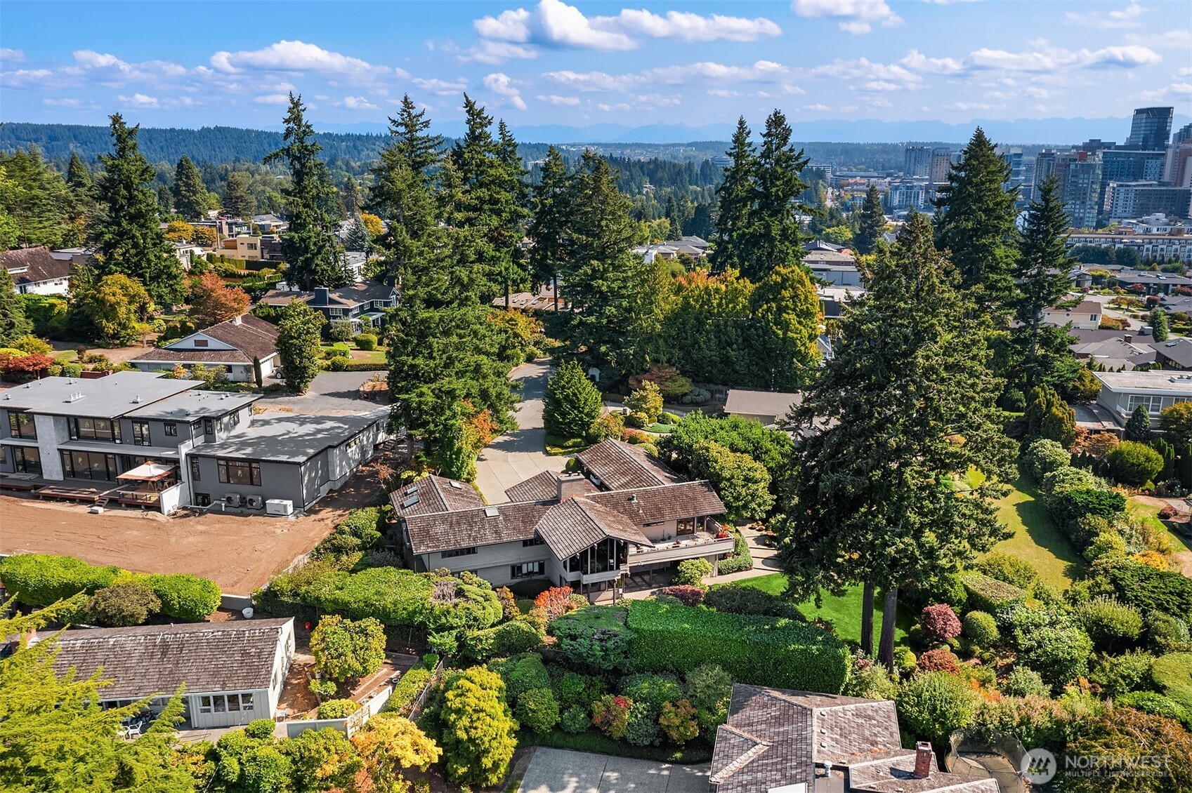 9501 NE 13th Street , Clyde Hill, WA 98004-3446
