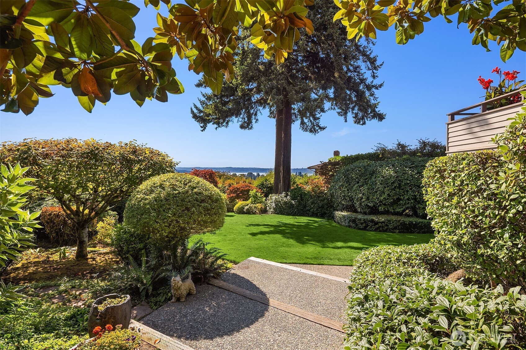 9501 NE 13th Street , Clyde Hill, WA 98004-3446