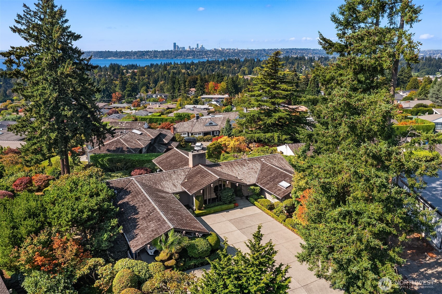 9501 NE 13th Street , Clyde Hill, WA 98004-3446