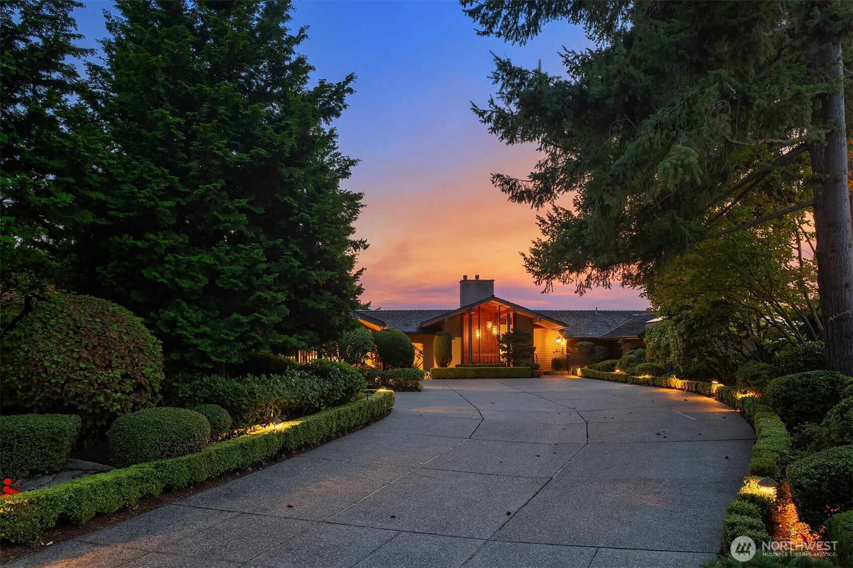 9501 NE 13th Street , Clyde Hill, WA 98004-3446