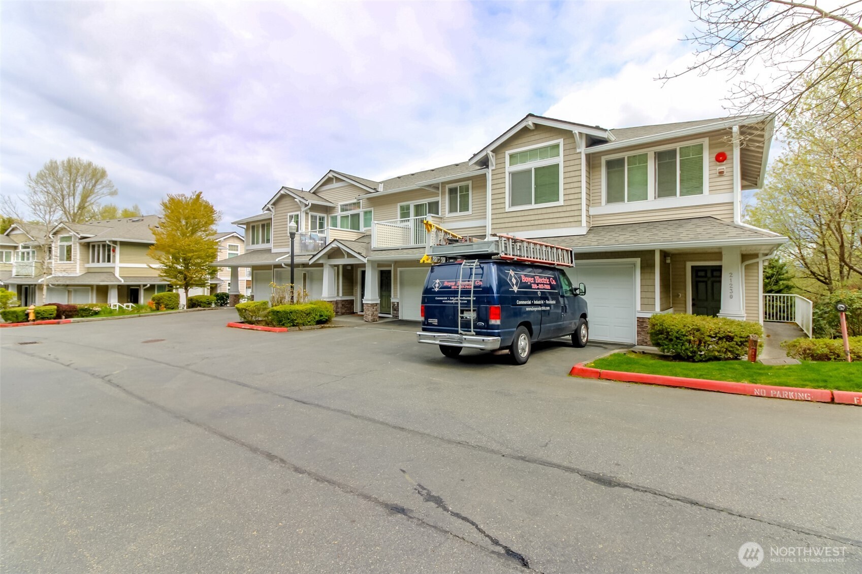 21230 40th Way S #E, SeaTac, WA 98198