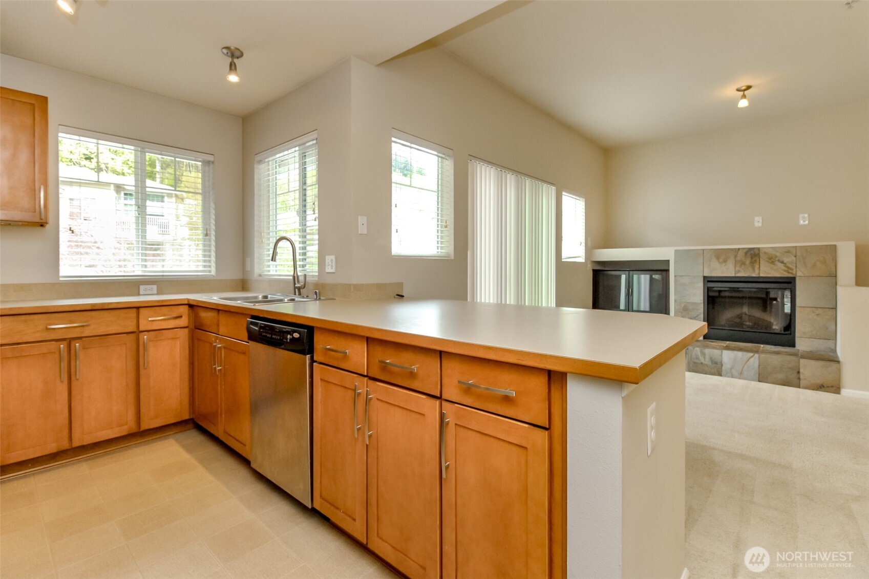 21230 40th Way S #E, SeaTac, WA 98198