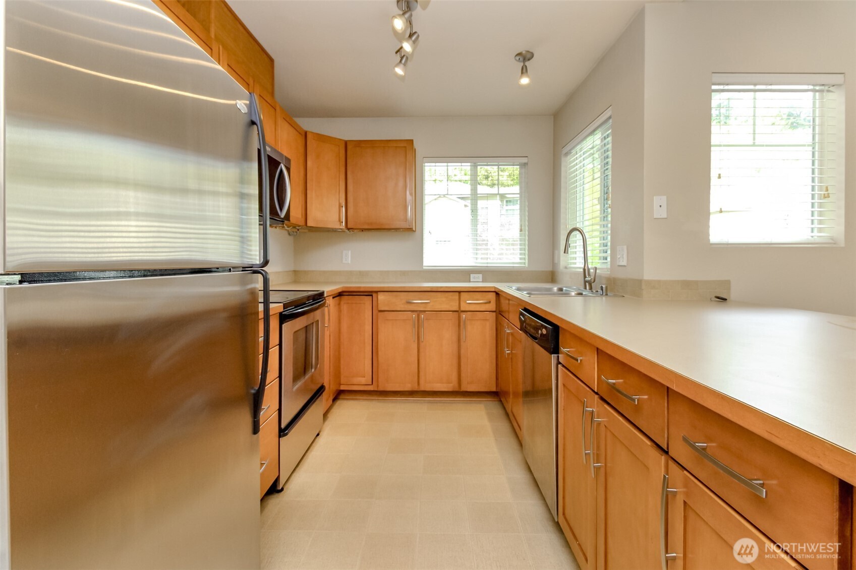 21230 40th Way S #E, SeaTac, WA 98198