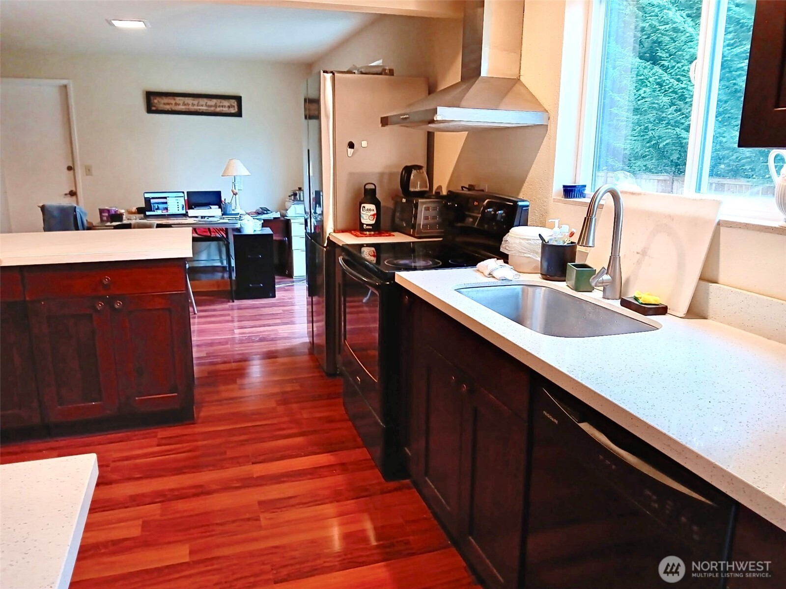 23525 SE 32nd Way , Sammamish, WA 98029