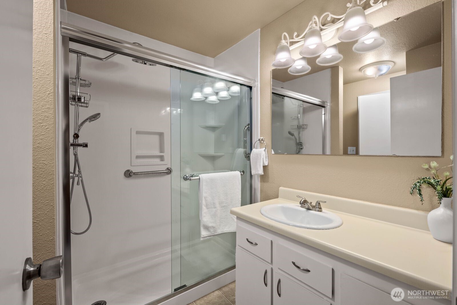 32405 1st Place S, Federal Way, WA 98003-5710