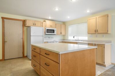 8121 NE 126TH Street , Kirkland, WA 98034 - Photo 11