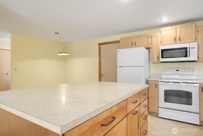 8121 NE 126TH Street , Kirkland, WA 98034 - Photo 12