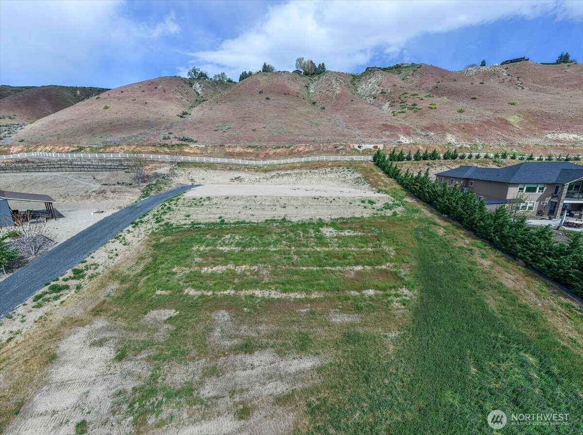 3085 Martin Place , East Wenatchee, WA 98802
