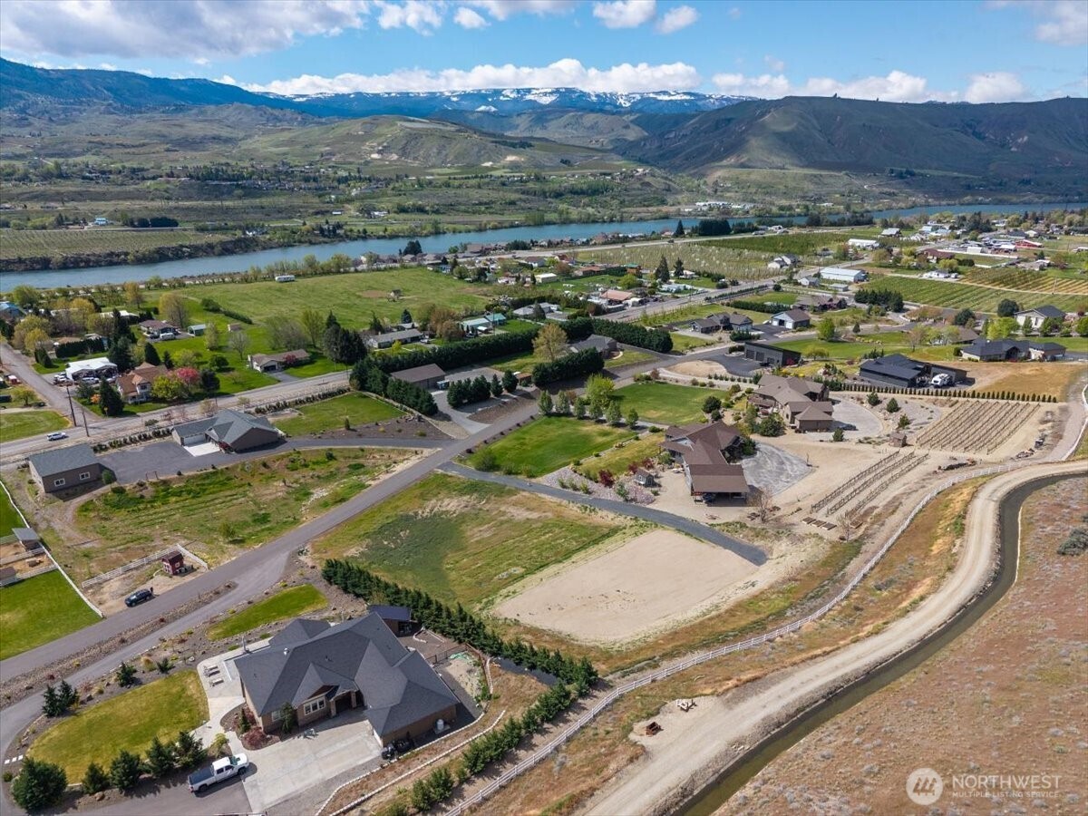 3085 Martin Place , East Wenatchee, WA 98802