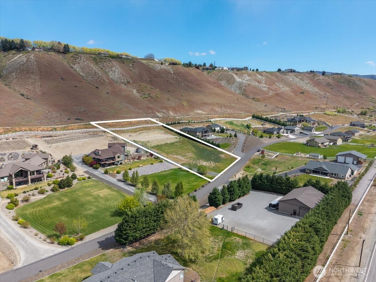 3085 Martin Place , East Wenatchee, WA 98802
