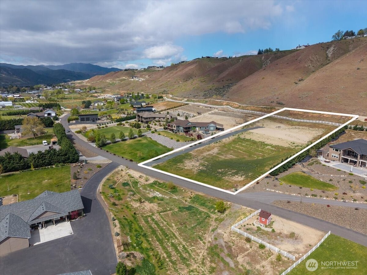 3085 Martin Place , East Wenatchee, WA 98802
