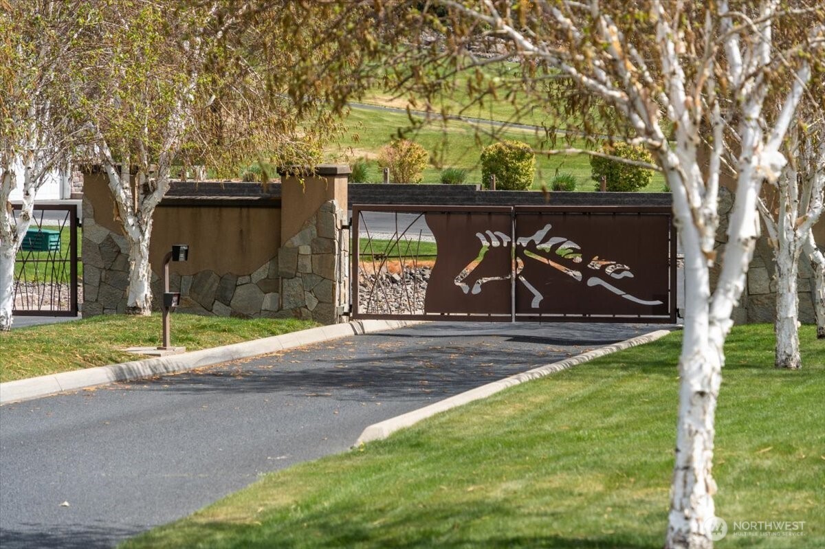 3085 Martin Place , East Wenatchee, WA 98802