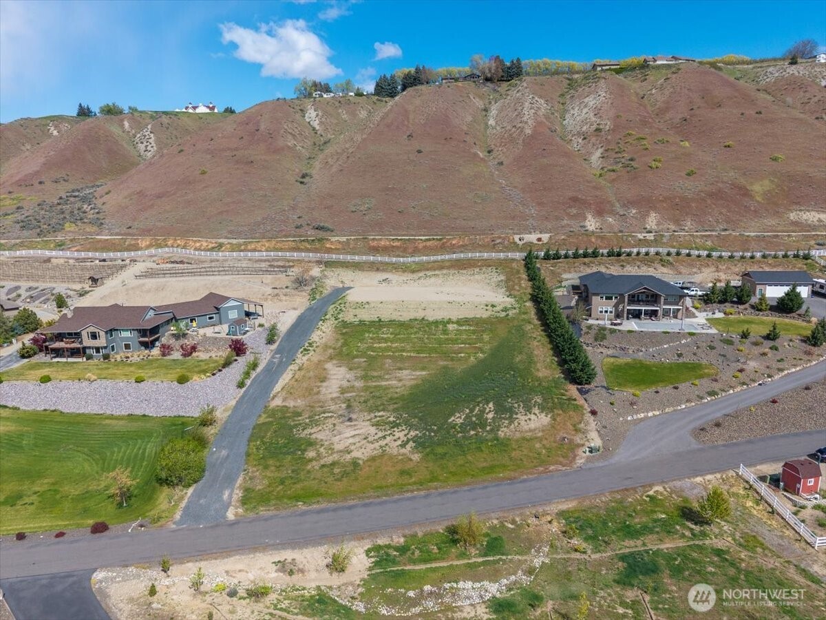 3085 Martin Place , East Wenatchee, WA 98802
