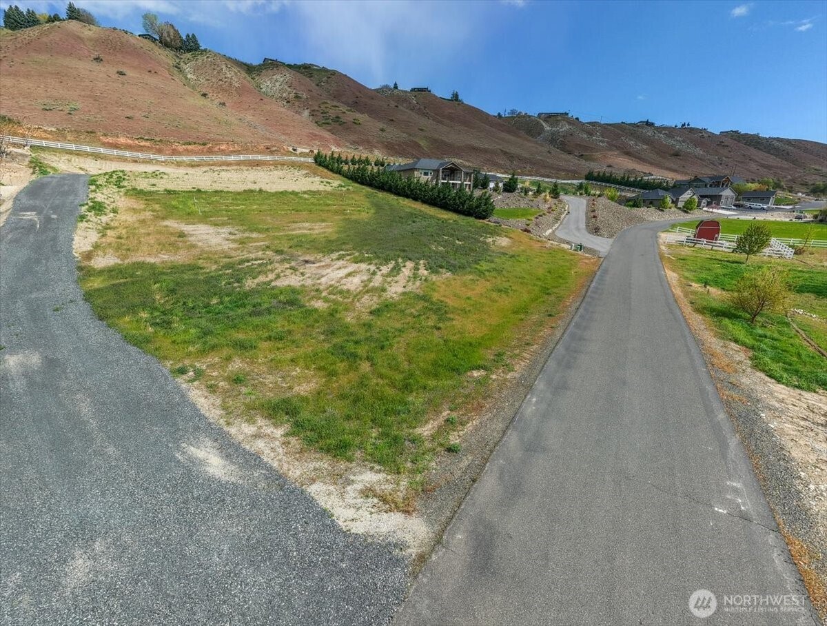 3085 Martin Place , East Wenatchee, WA 98802