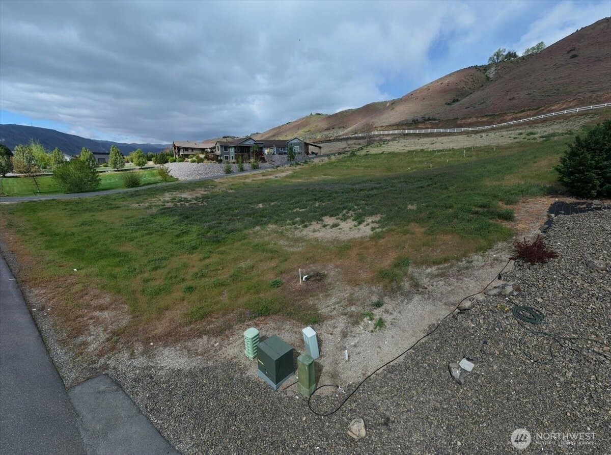 3085 Martin Place , East Wenatchee, WA 98802