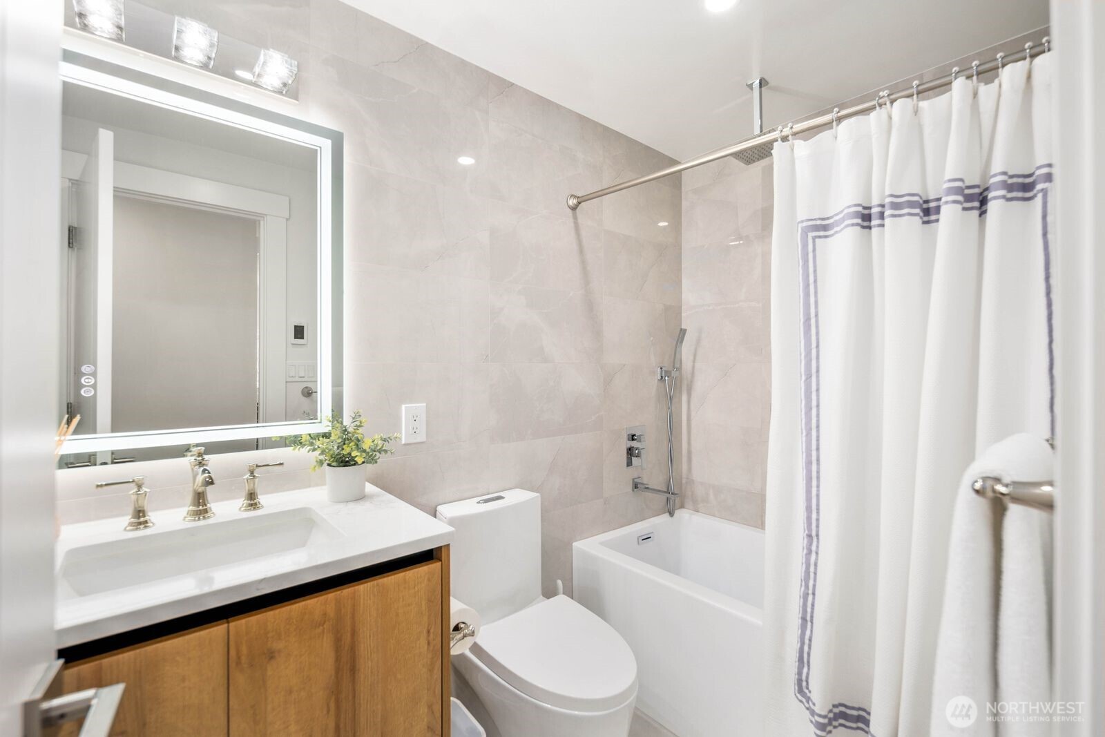 2001 17th Avenue , Milton, WA 98354