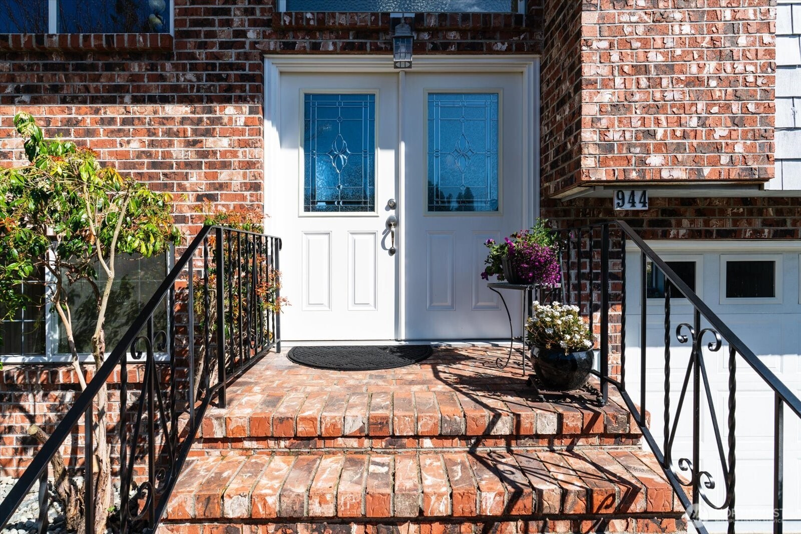 944 Maple Street , Edmonds, WA 98020