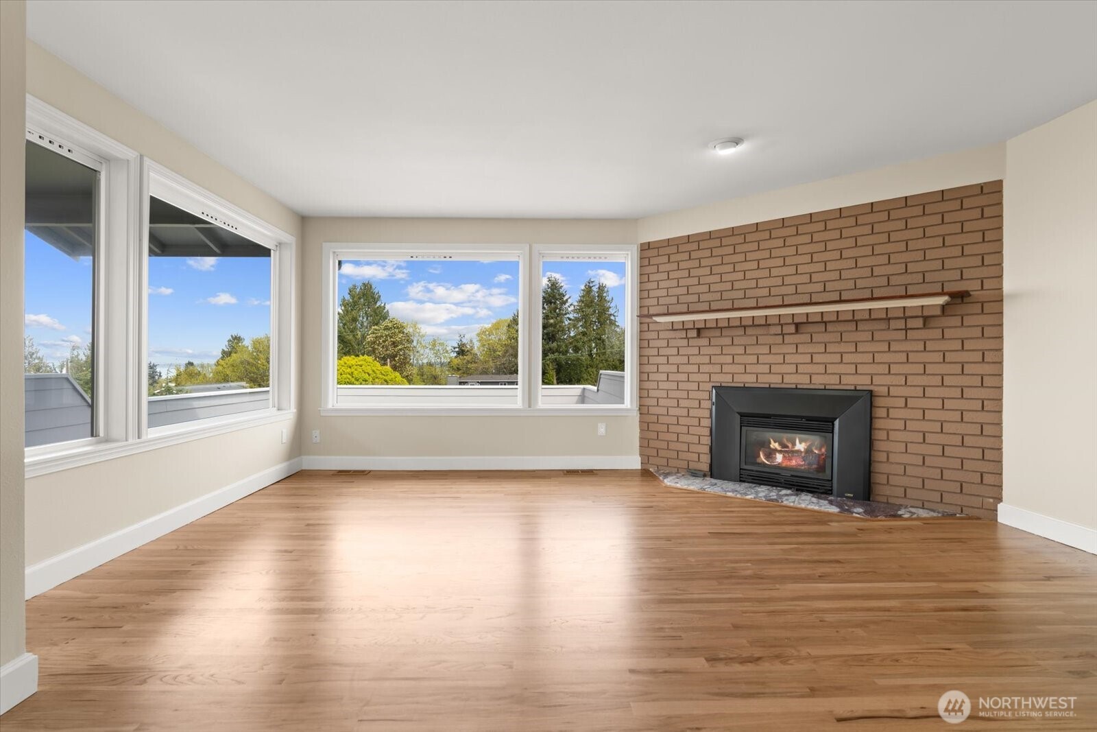 944 Maple Street , Edmonds, WA 98020