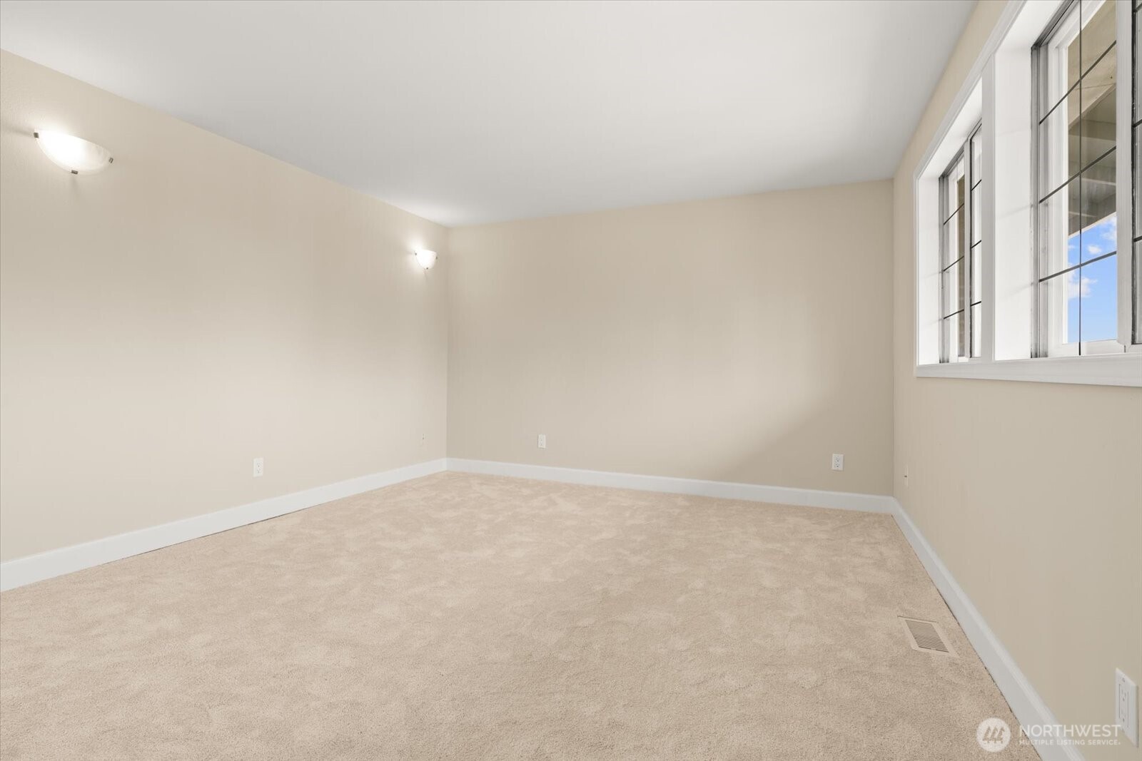 944 Maple Street , Edmonds, WA 98020