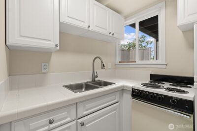 944 Maple Street , Edmonds, WA 98020 - Photo 25