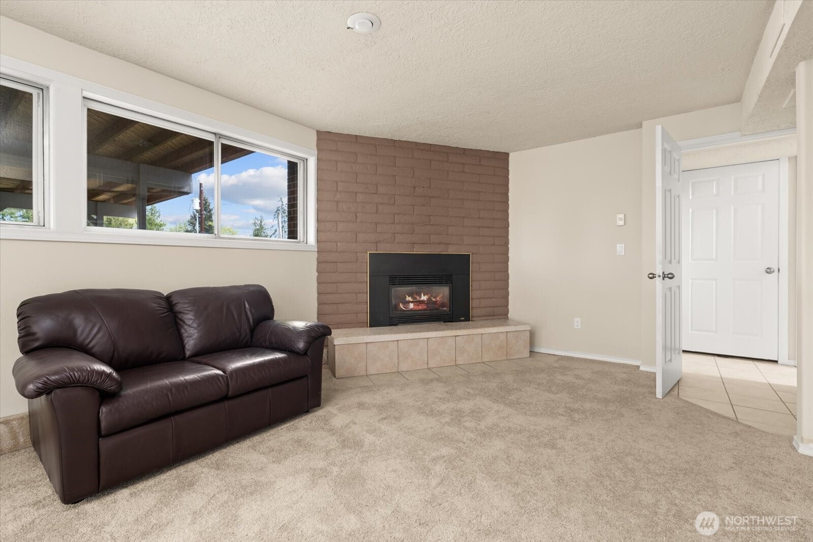 944 Maple Street , Edmonds, WA 98020