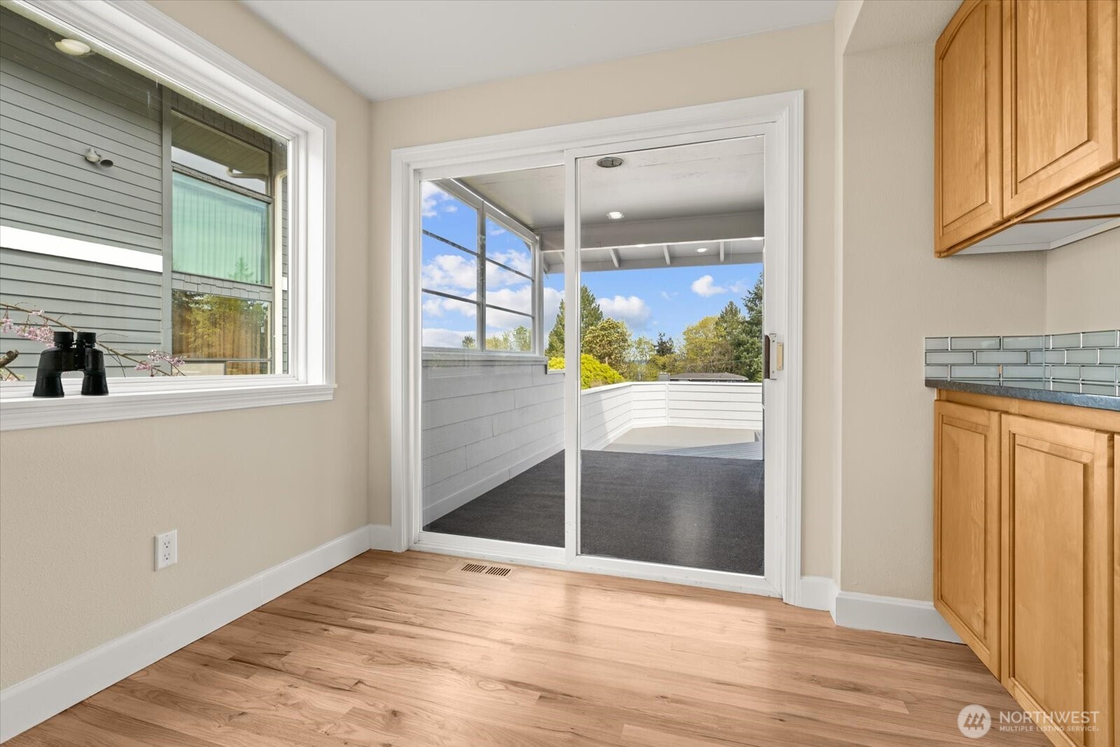 944 Maple Street , Edmonds, WA 98020