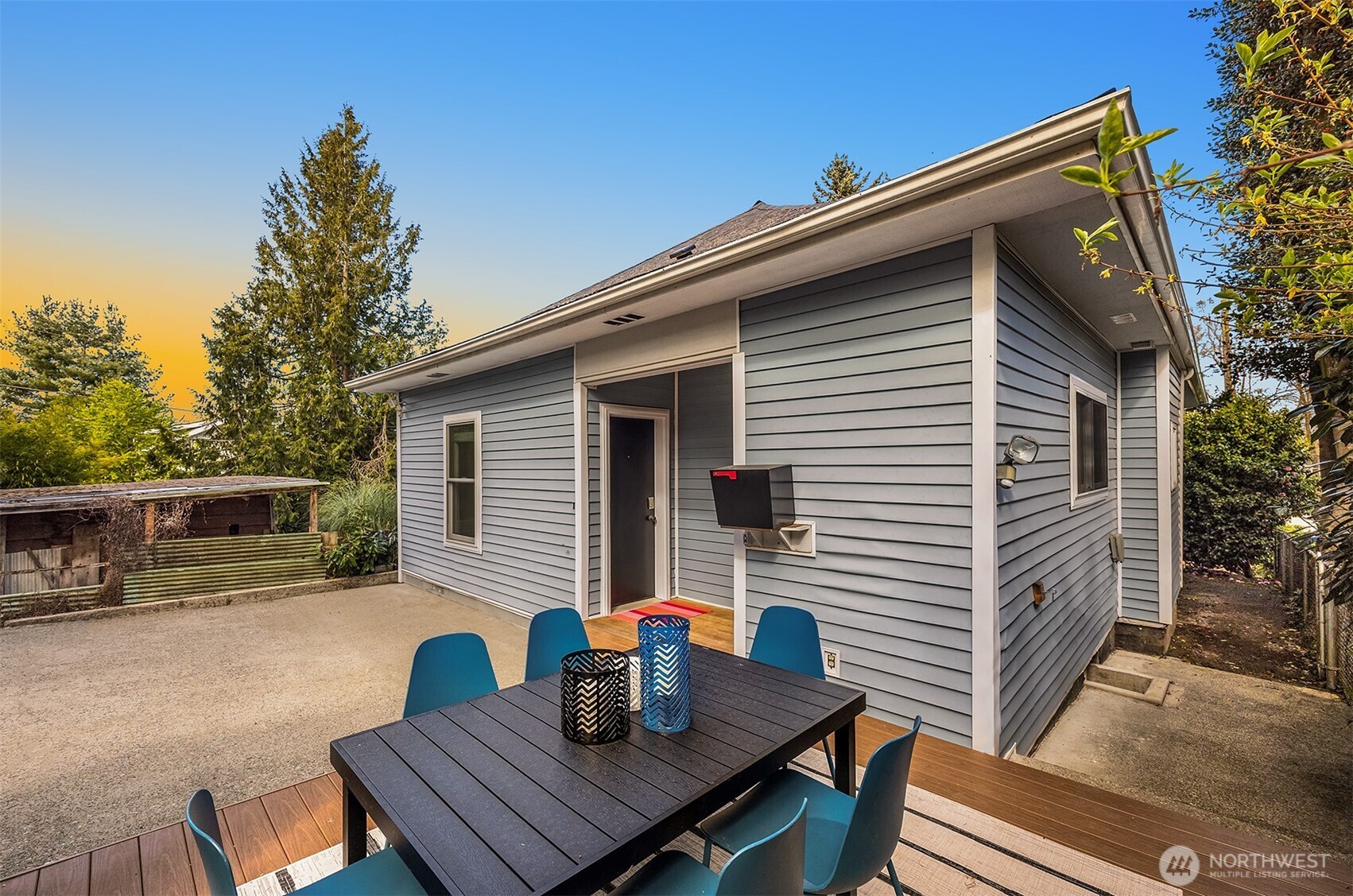 6067 6th Avenue NE, Seattle, WA 98115