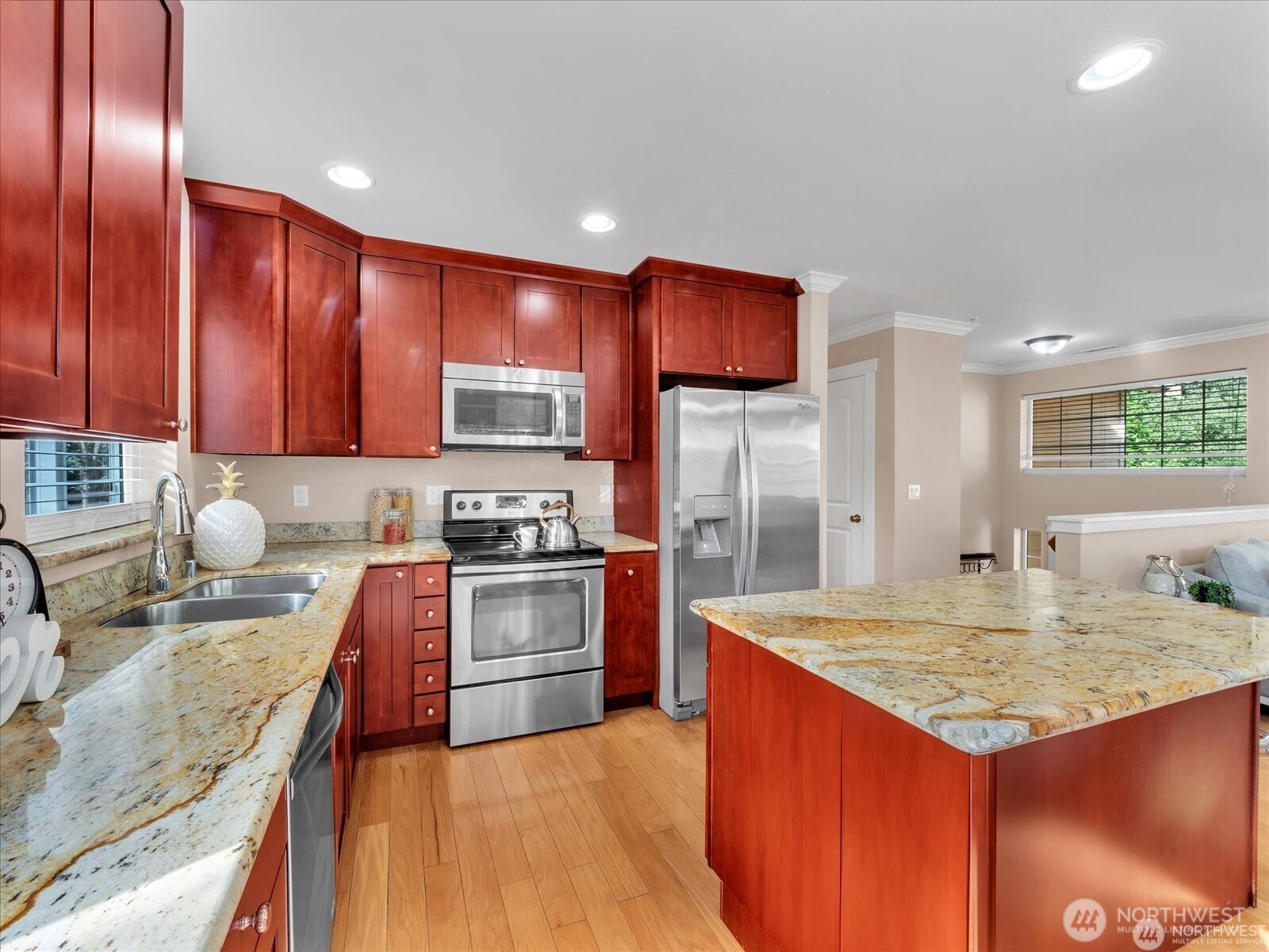 4032 152nd Place SW, Lynnwood, WA 98087