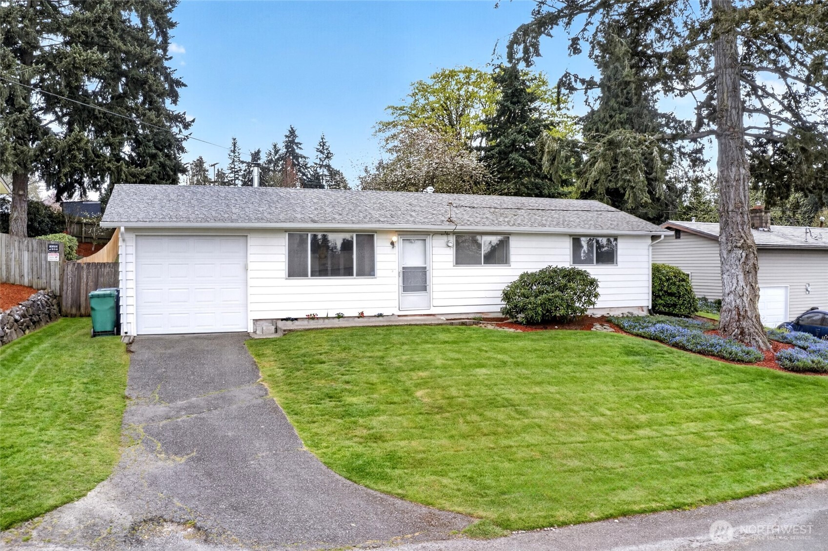 2717 SW 328th Street , Federal Way, WA 98023-2824
