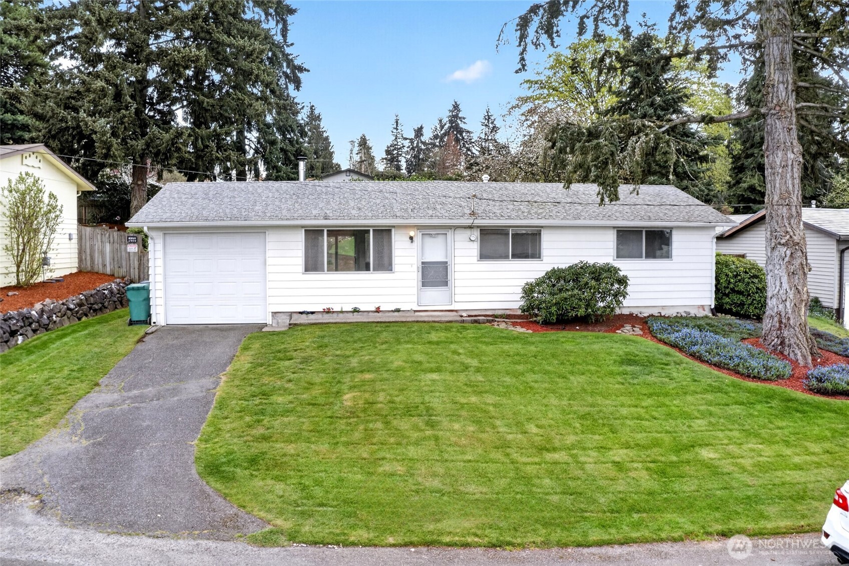 2717 SW 328th Street , Federal Way, WA 98023-2824