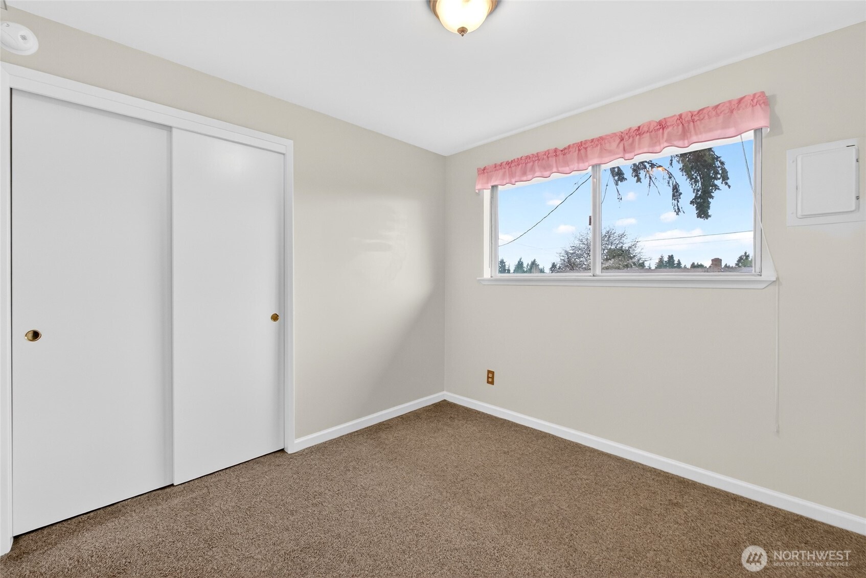 2717 SW 328th Street , Federal Way, WA 98023-2824