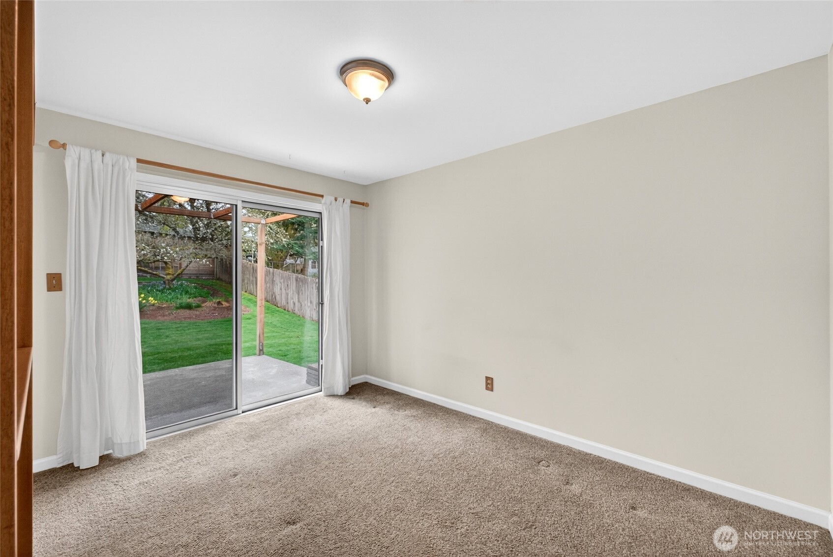 2717 SW 328th Street , Federal Way, WA 98023-2824