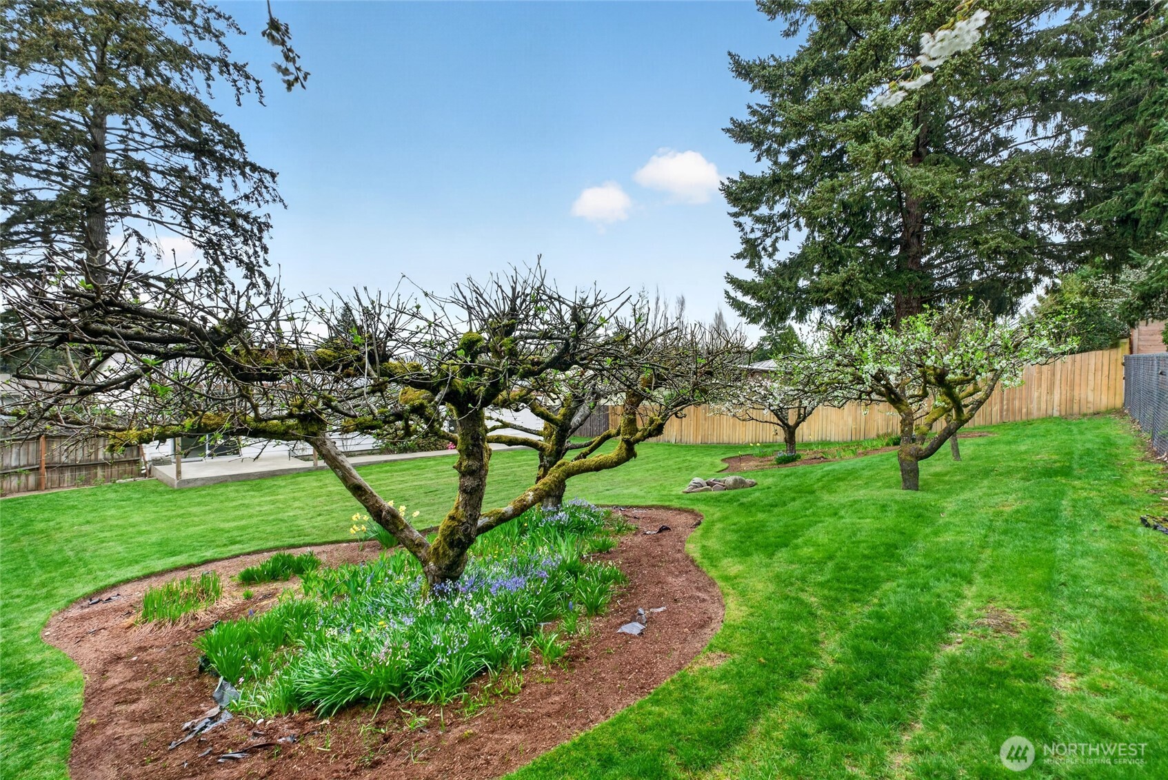 2717 SW 328th Street , Federal Way, WA 98023-2824