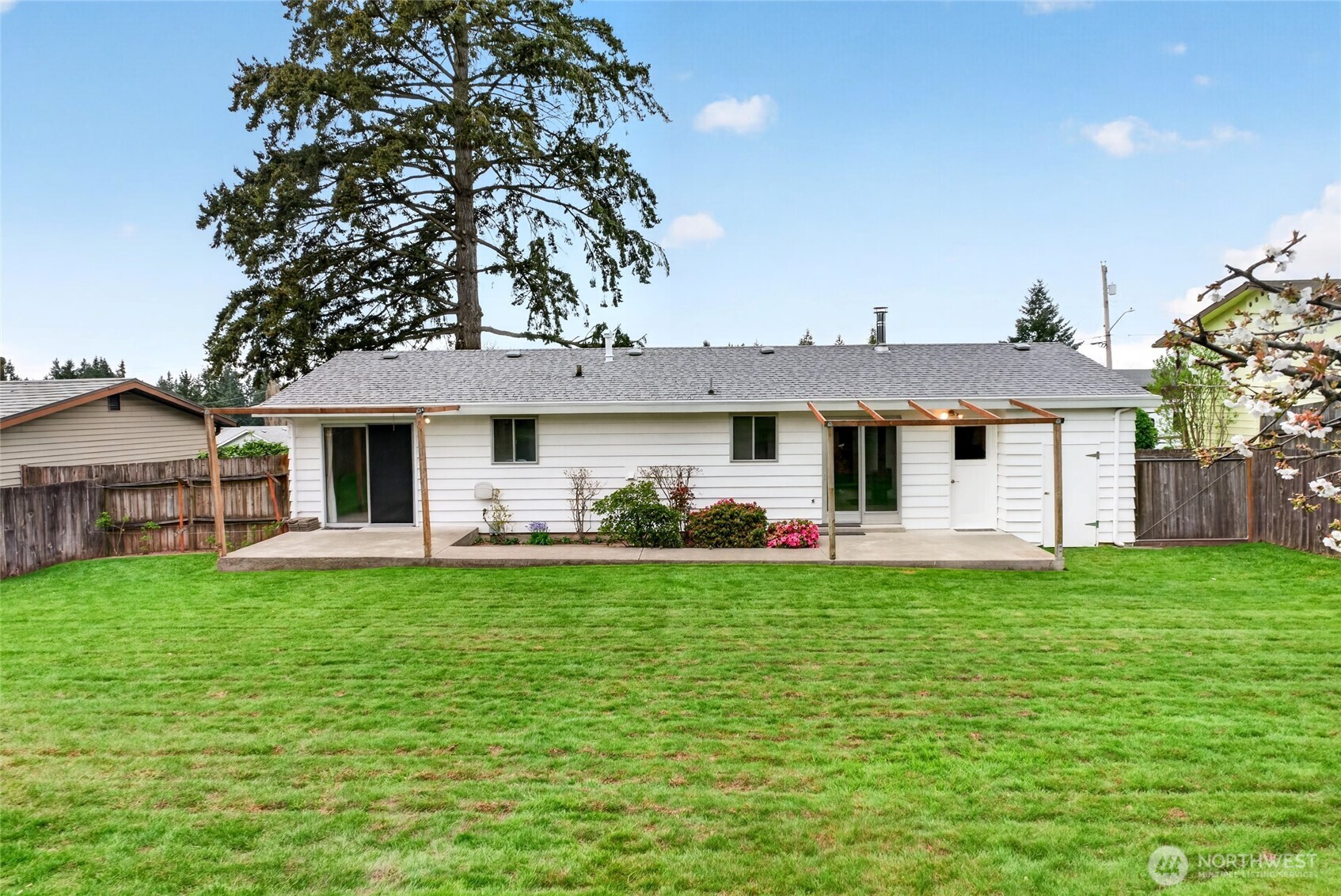 2717 SW 328th Street , Federal Way, WA 98023-2824