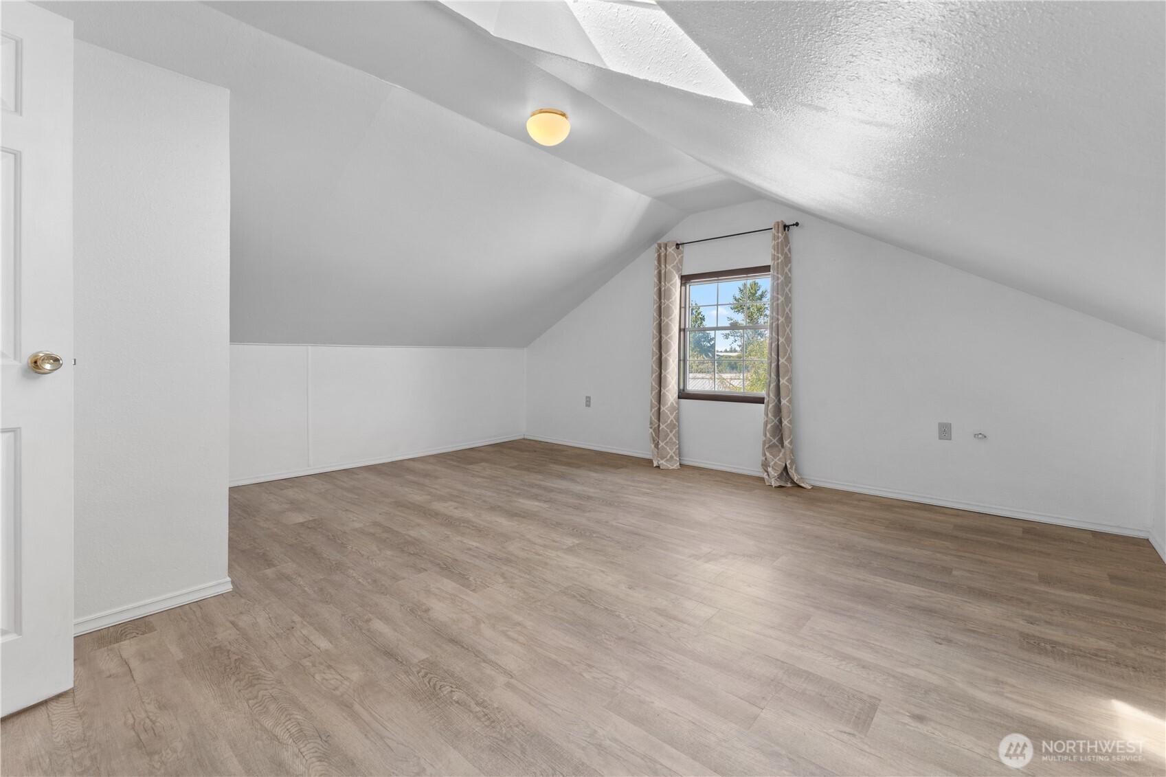 1676 Collins Road , Buckley, WA 98321-9480