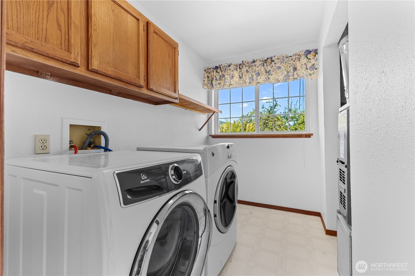 1676 Collins Road , Buckley, WA 98321-9480