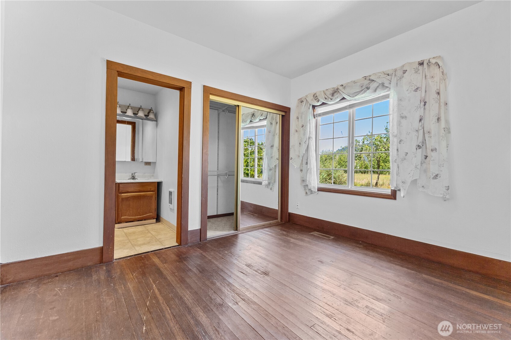 1676 Collins Road , Buckley, WA 98321-9480
