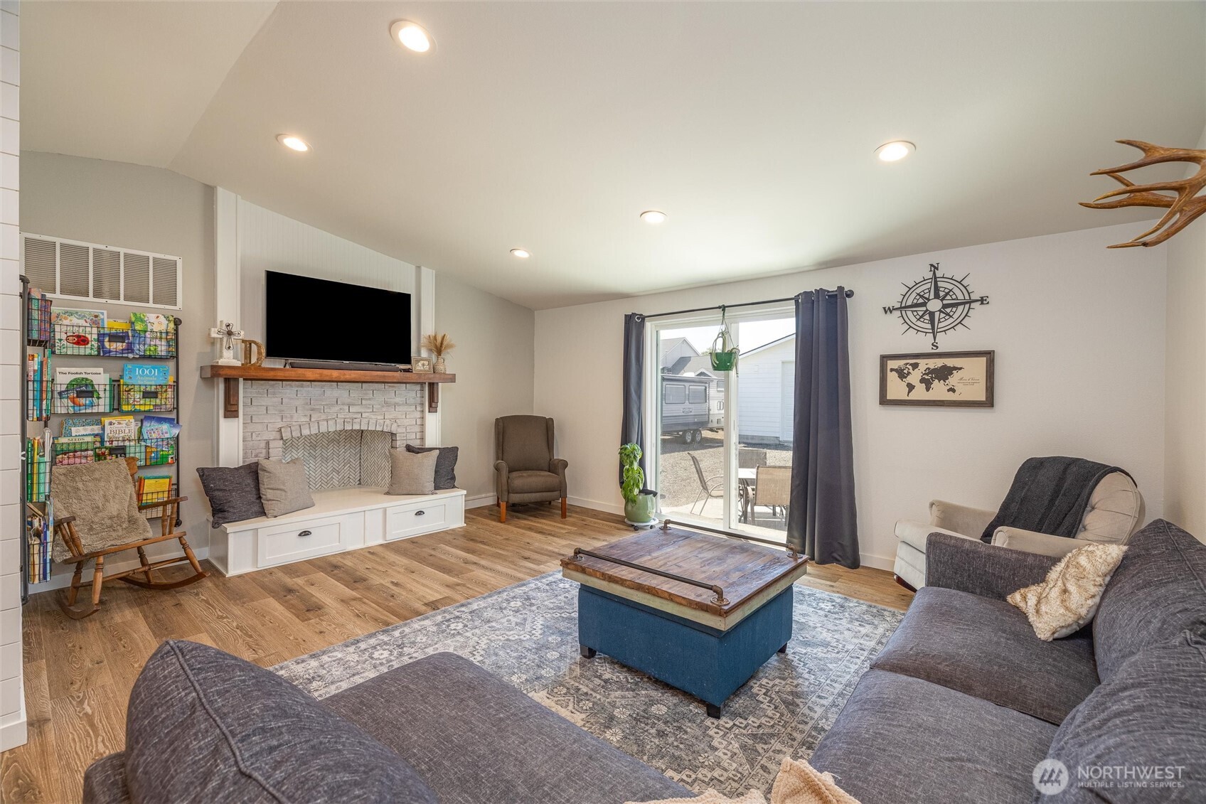 8679 Depot Road , Lynden, WA 98264