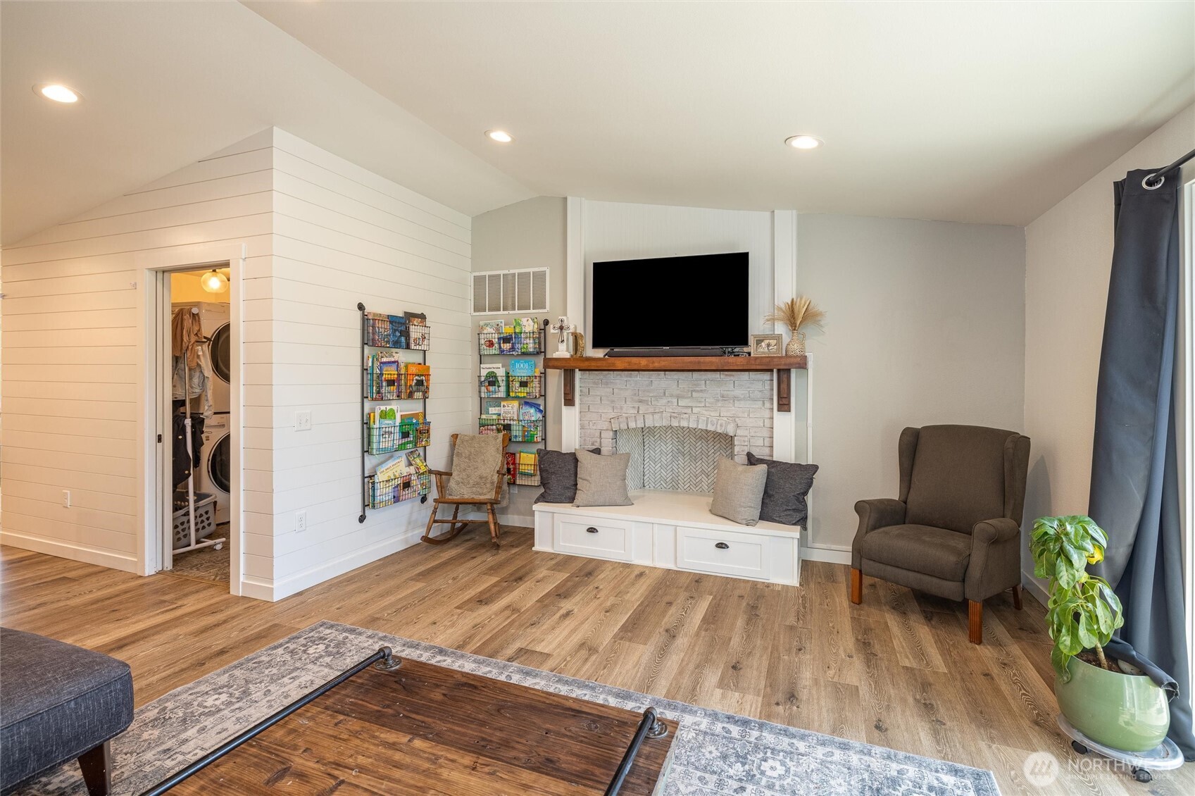 8679 Depot Road , Lynden, WA 98264