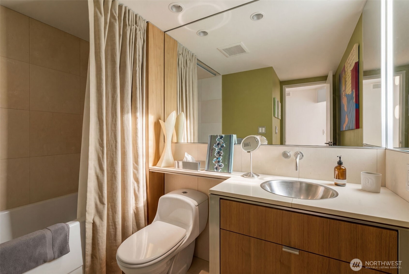 2021 1st Avenue #E8, Seattle, WA 98121